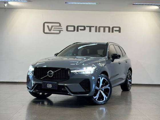 VOLVO XC60 2023
