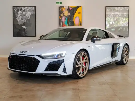 AUDI R8 2021