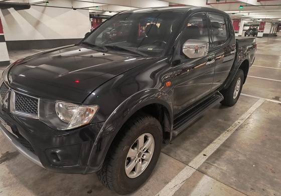 MITSUBISHI L200 TRITON 2012