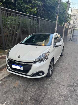 PEUGEOT 208 2017