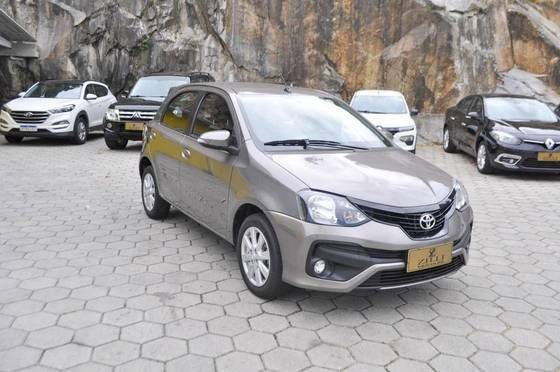TOYOTA ETIOS 2019