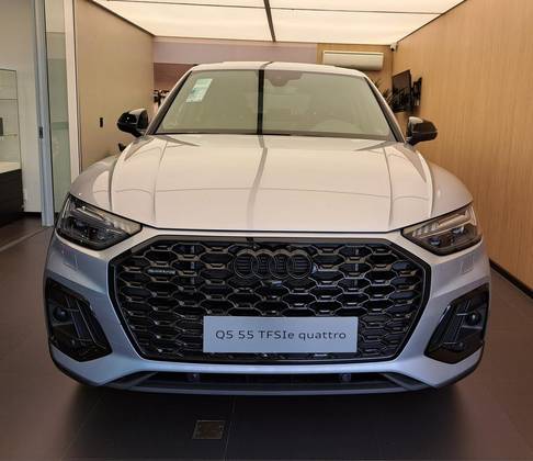 AUDI Q5 2024