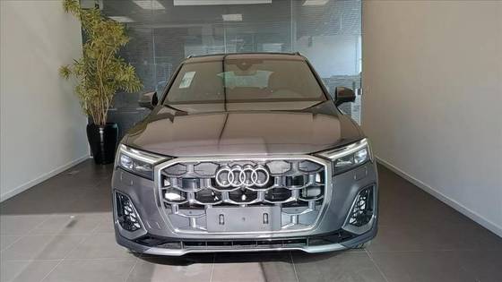 AUDI Q7 2025