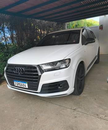 AUDI Q7 2018