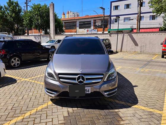 MERCEDES-BENZ B 200 2014