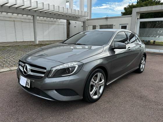 MERCEDES-BENZ A 200 2014