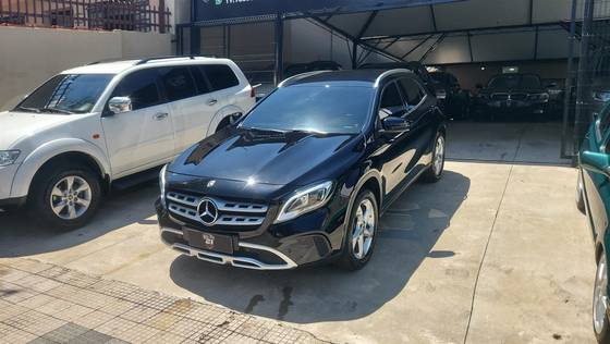 MERCEDES-BENZ GLA 200 2019