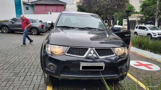 MITSUBISHI L200 TRITON 2012