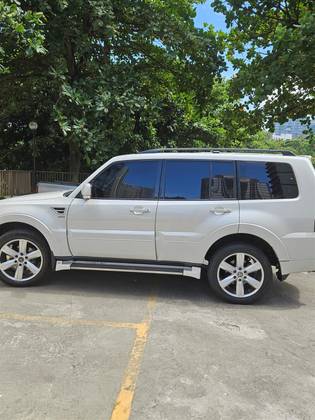 MITSUBISHI PAJERO FULL 2014