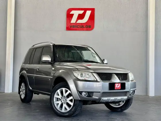 MITSUBISHI PAJERO TR4 2012