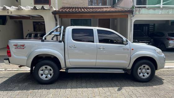 TOYOTA HILUX 2013
