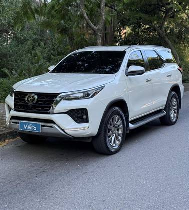 TOYOTA HILUX SW4 2022