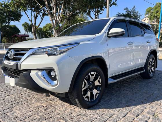 TOYOTA HILUX SW4 2020