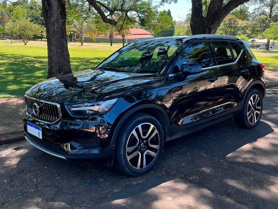 VOLVO XC40 2021