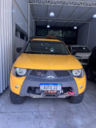 MITSUBISHI L200 SAVANA 2013