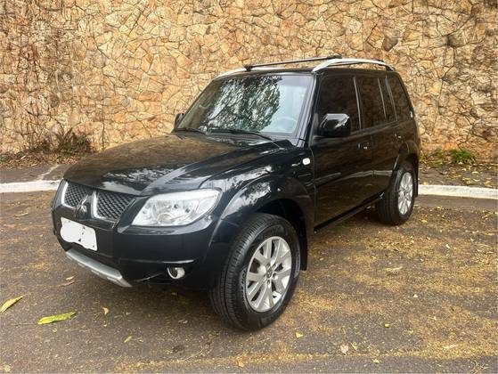 MITSUBISHI PAJERO TR4 2011