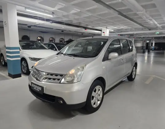 NISSAN LIVINA 2010