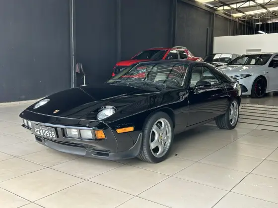 PORSCHE 928 1983