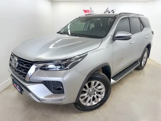 TOYOTA HILUX SW4 2022
