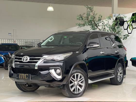 TOYOTA HILUX SW4 2020