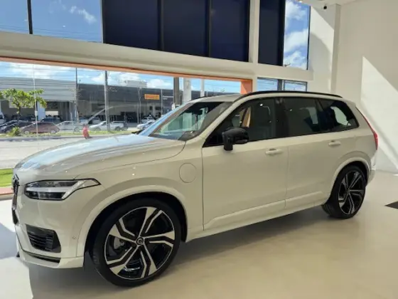 VOLVO XC90 2025