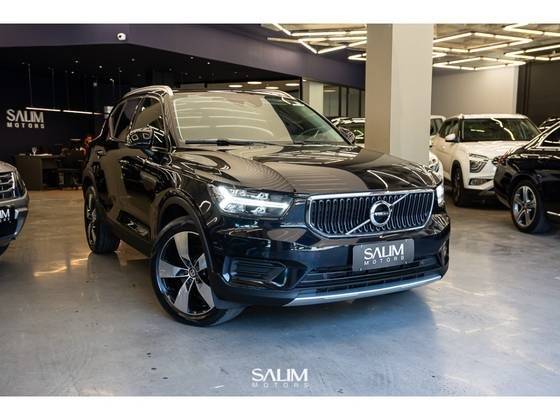 VOLVO XC40 2020