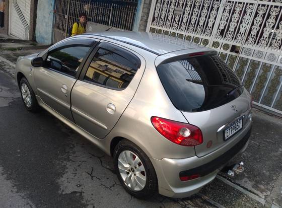 PEUGEOT 207 2011