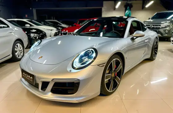 PORSCHE 911 2018