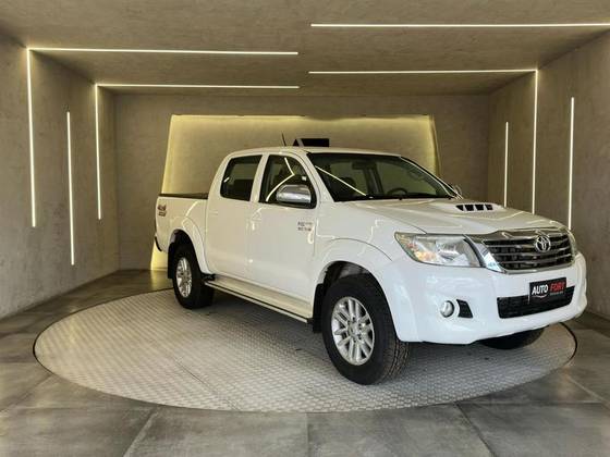 TOYOTA HILUX 2014