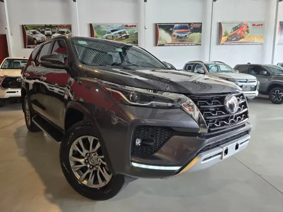 TOYOTA HILUX SW4 2022