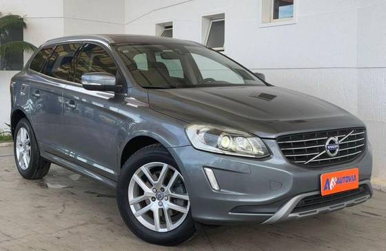 VOLVO XC60 2017