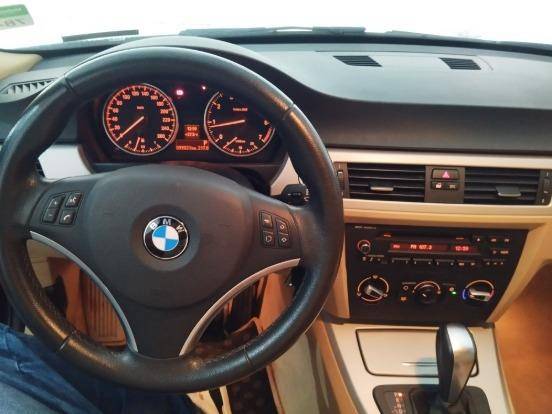 BMW 320i 2011