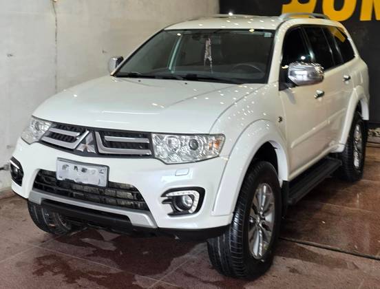 MITSUBISHI PAJERO 2018