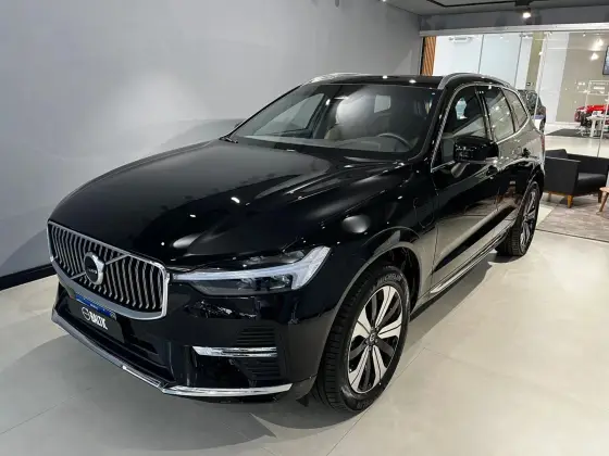 VOLVO XC60 2025