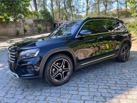 MERCEDES-BENZ GLB 200 2024