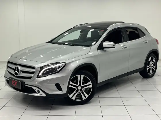 MERCEDES-BENZ GLA 200 2017