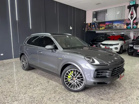 PORSCHE CAYENNE 2021