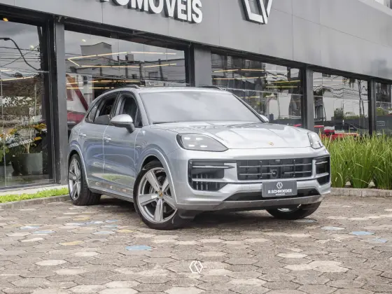 PORSCHE CAYENNE 2024