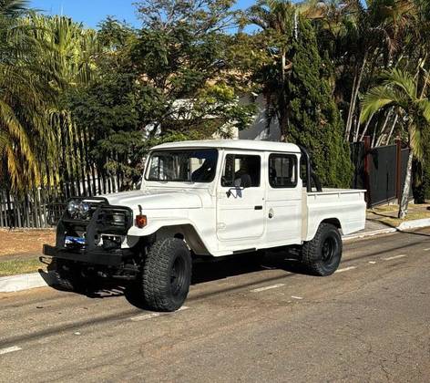 TOYOTA BANDEIRANTE 1983