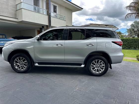 TOYOTA HILUX SW4 2021