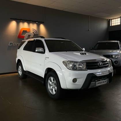 TOYOTA HILUX SW4 2011
