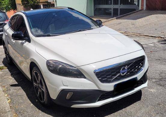VOLVO V40 2015