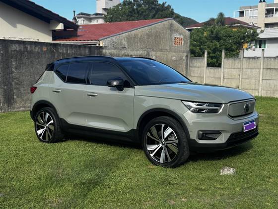 VOLVO XC40 2022