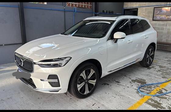 VOLVO XC60 2023