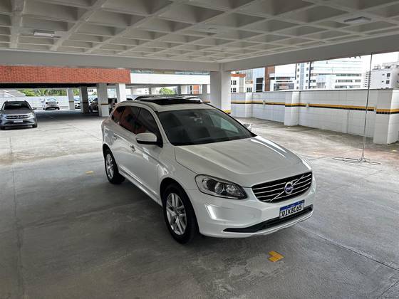 VOLVO XC60 2017