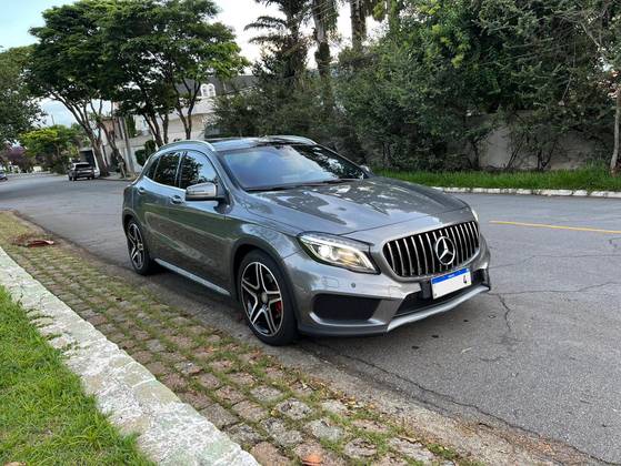 MERCEDES-BENZ GLA 250 2017