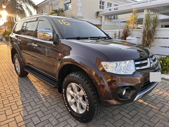 MITSUBISHI PAJERO 2016