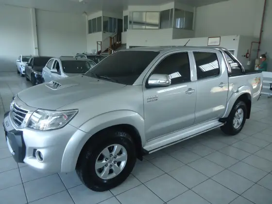 TOYOTA HILUX 2014