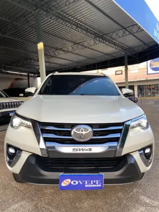 TOYOTA HILUX SW4 2020