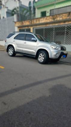 TOYOTA HILUX SW4 2011